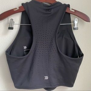 All in motion, M, Black